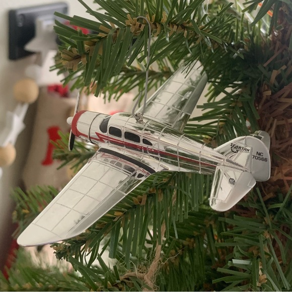 Hallmark Spartan Model 7-W Executive Sky's the Limit Keepsake Ornament - Picture 2 of 4